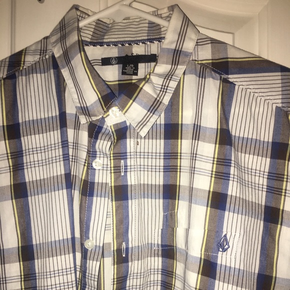 Volcom button down shirt. Size L. Like New - Picture 3 of 5